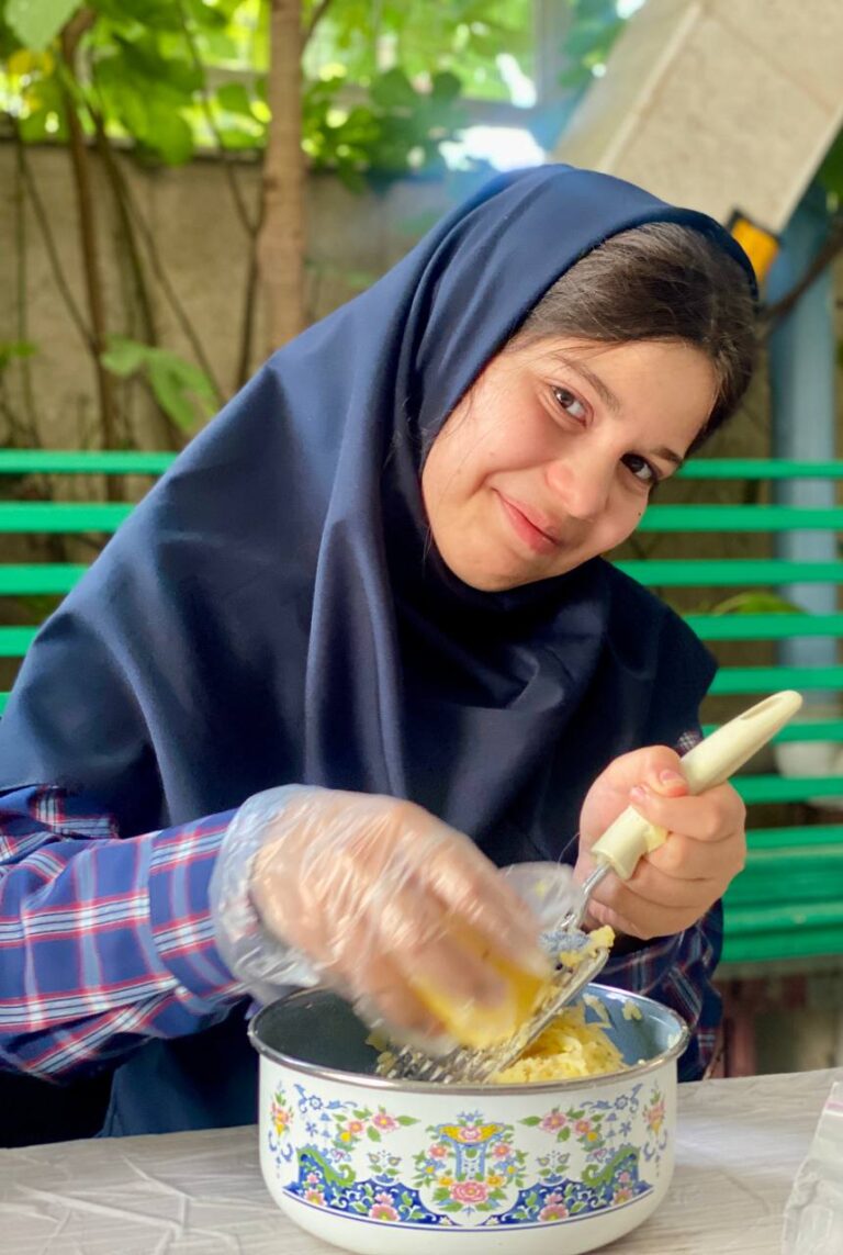 kelase khoshmaze jat 768x1143 - کلاس خوشمزه جات تابستان