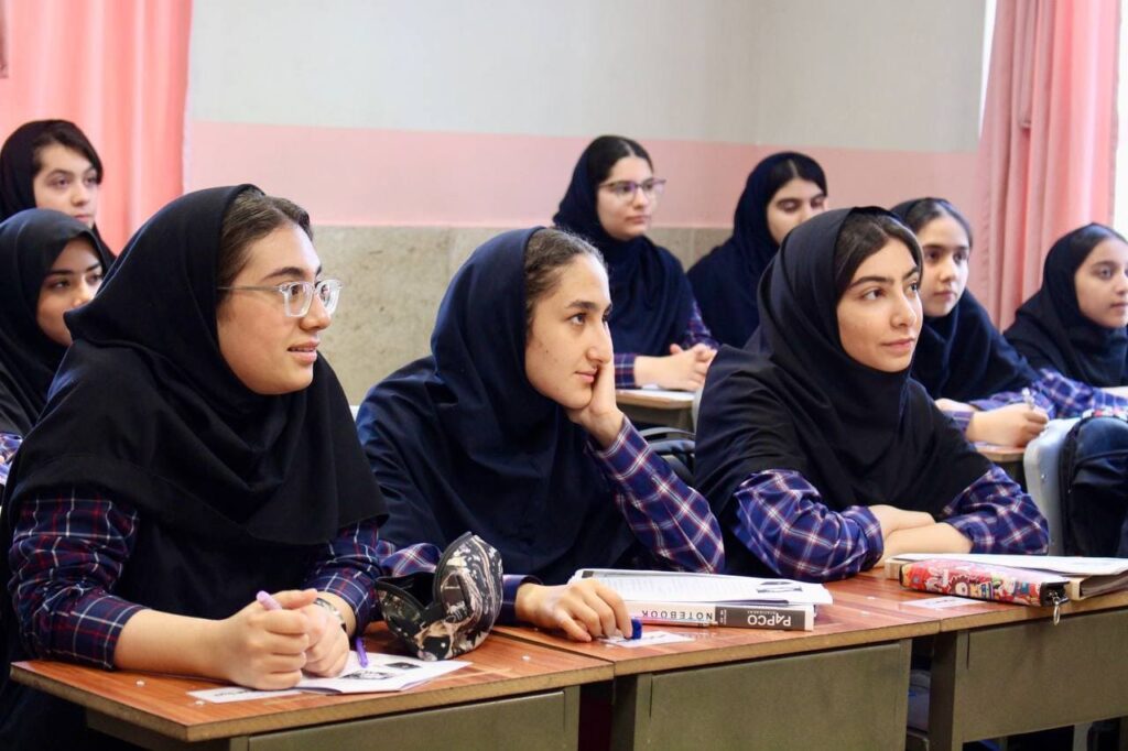 کلاسهای متوسطه 1024x682 - شروع کلاسهای متوسطه 1 و 2 مجتمع آموزشی هدی