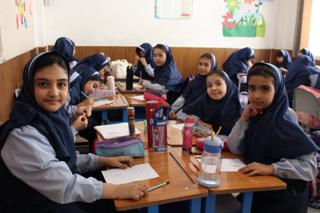 کارگروهی شیوه نوین آموزش در بهترین دبستان دخترانه 